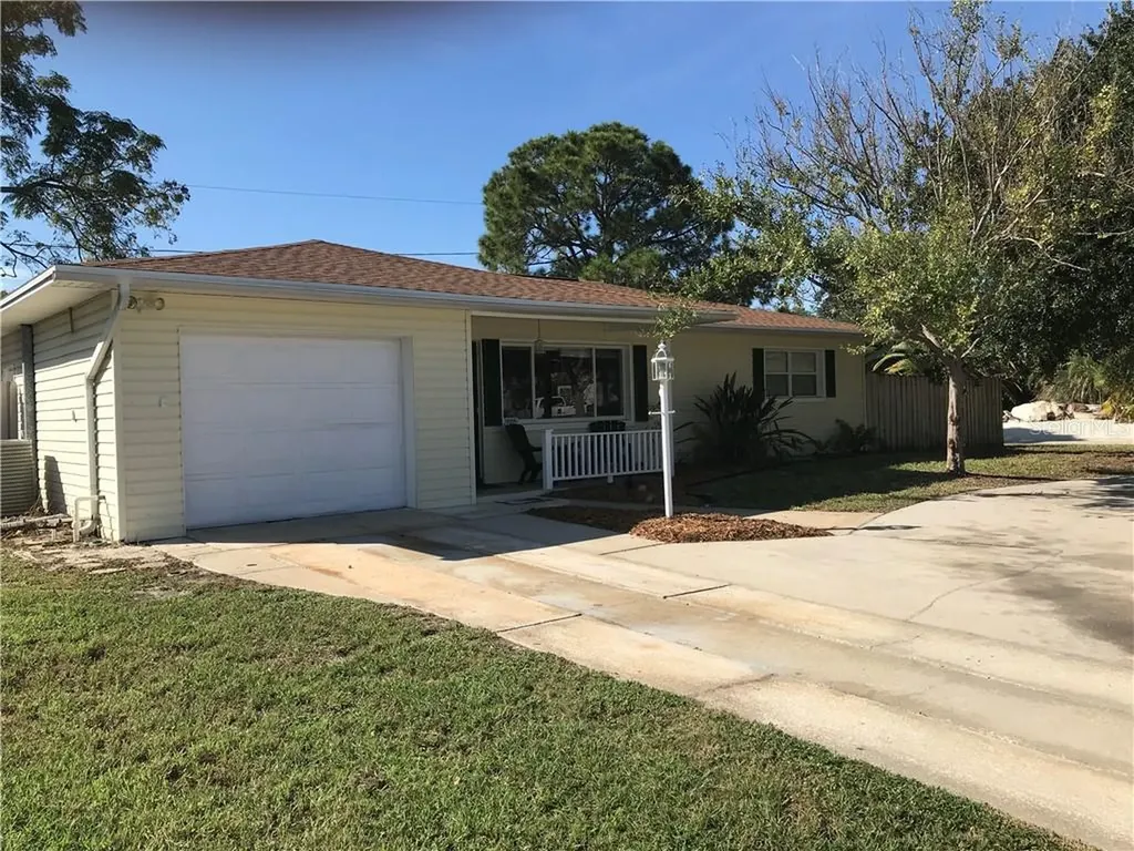 9996 51st Avenue N St Petersburg FL 33708
