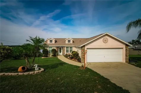 811 Lakeview Avenue Dundee FL 33838