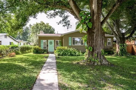 958 50th Avenue N St Petersburg FL 33703