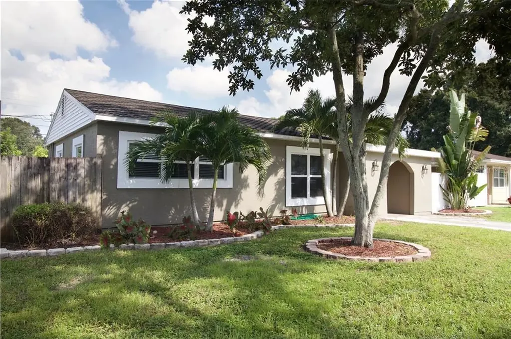 7241 13th Street N St Petersburg FL 33702