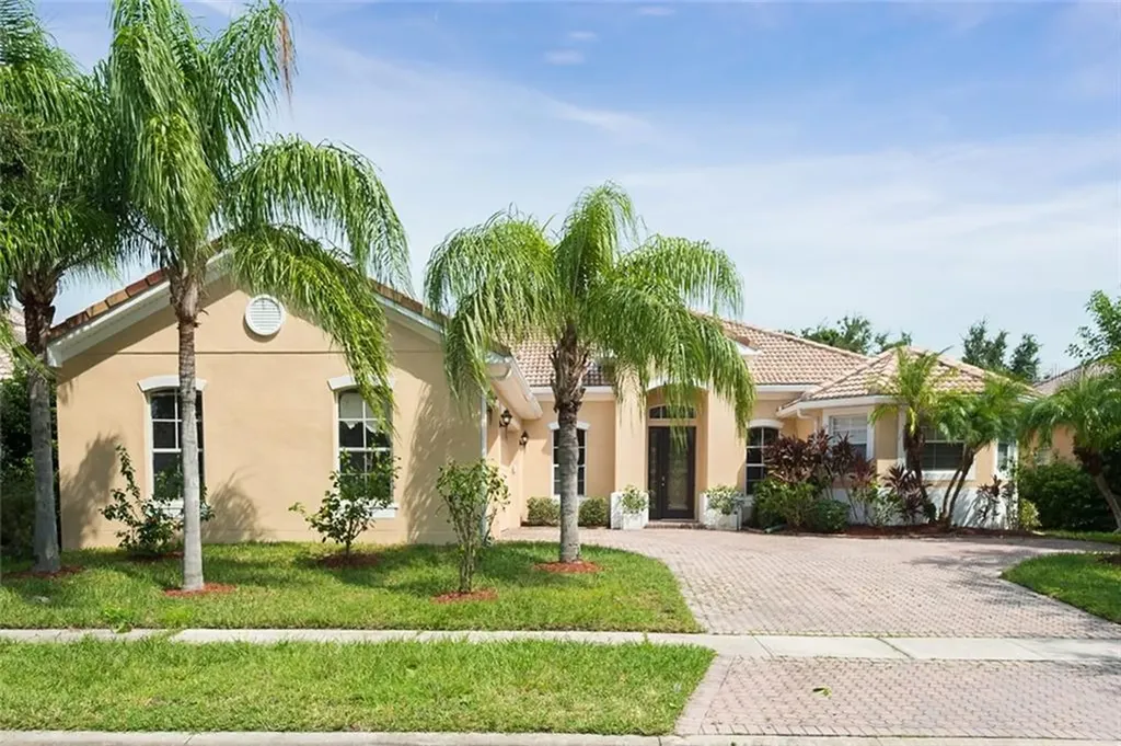 1761 Windward Oaks Court Kissimmee FL 34746