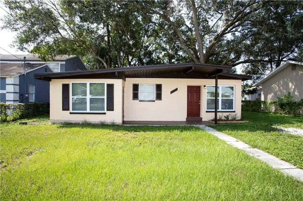 2304 W Powhatan Avenue Tampa FL 33603