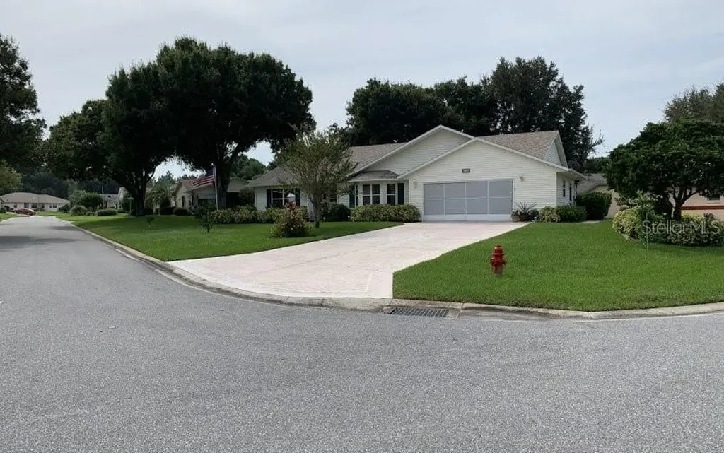 27113 Racquet Circle Leesburg FL 34748