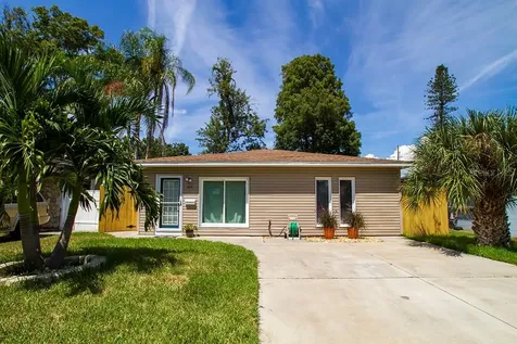 463 49th Avenue N St Petersburg FL 33703