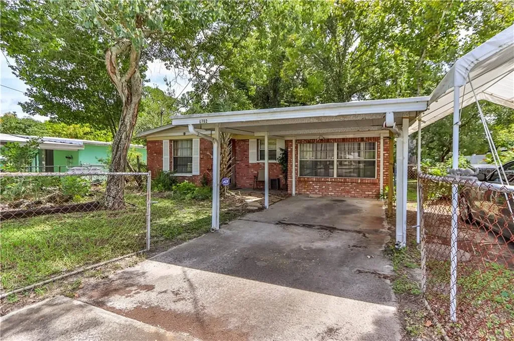 6702 W Chelsea Street Tampa FL 33634