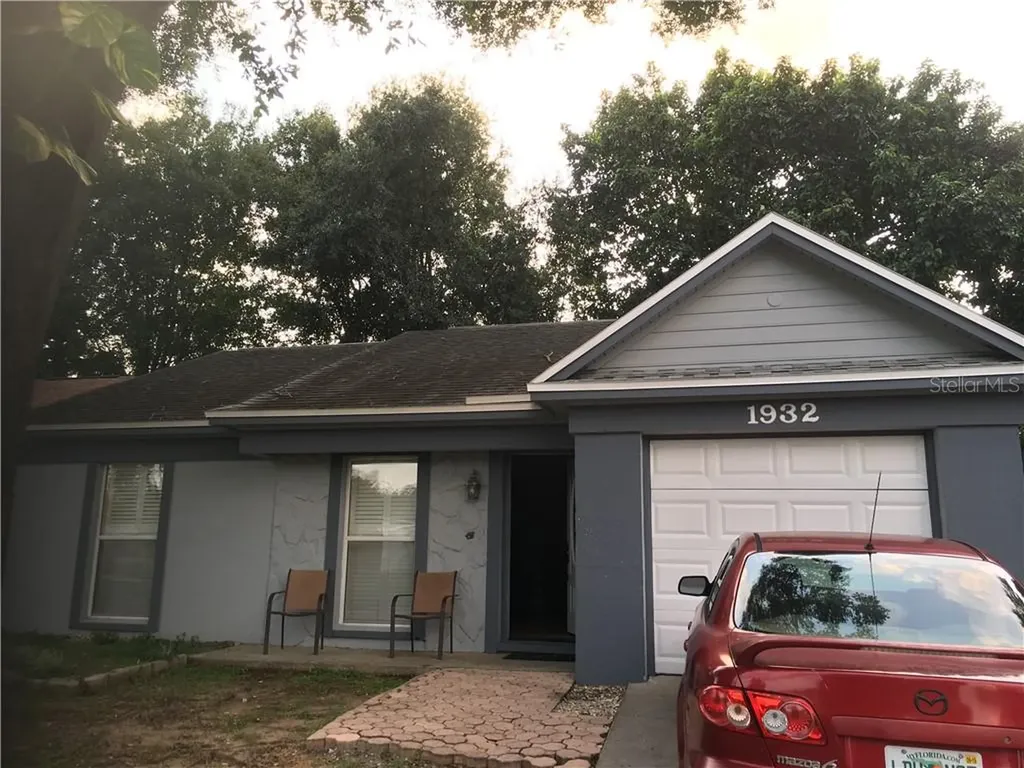 1932 Crown Park Drive Valrico FL 33594