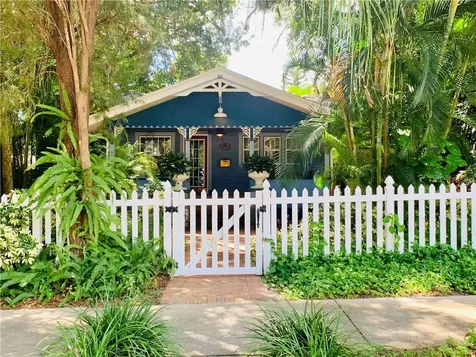 662 11th Avenue S St Petersburg FL 33701