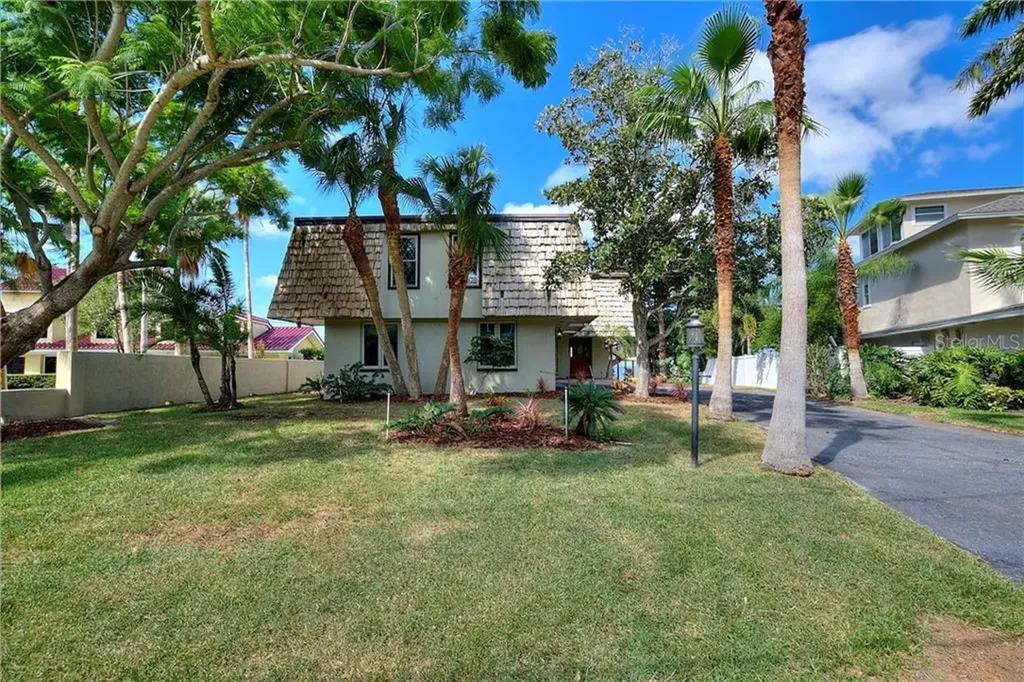 111 Carlyle Circle Palm Harbor FL 34683