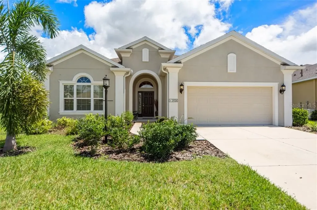 1926 Crooked Lake Circle Bradenton FL 34211