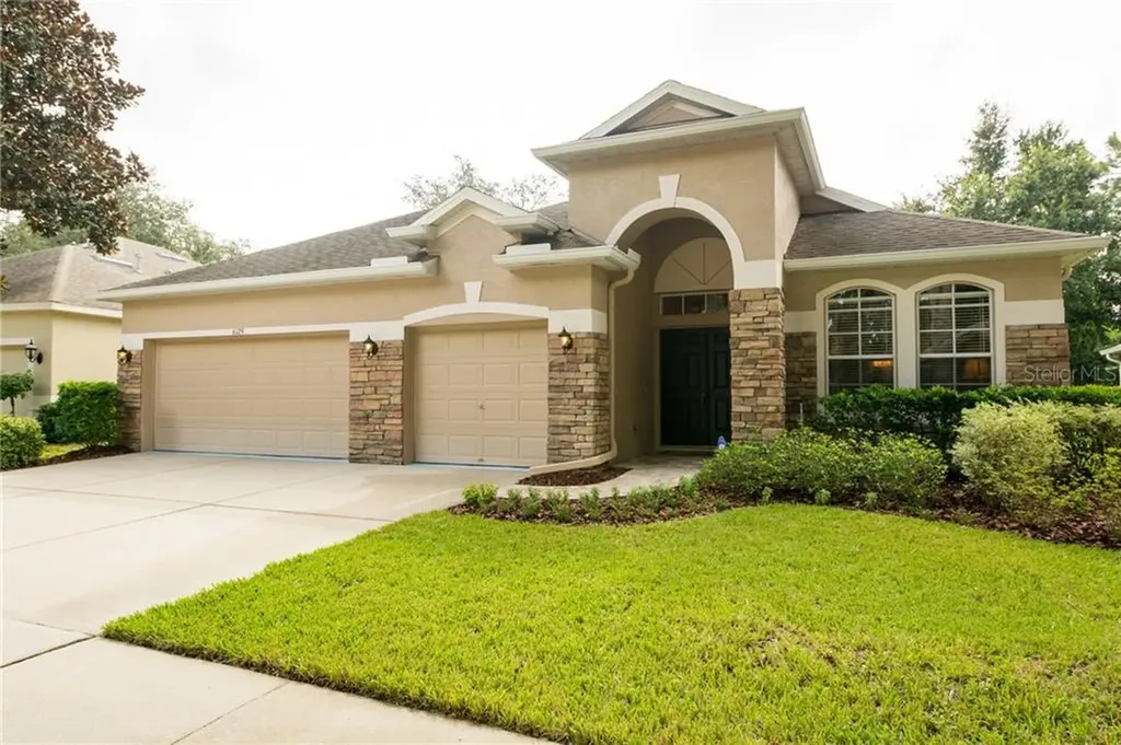 6129 Whimbrelwood Drive Lithia FL 33547