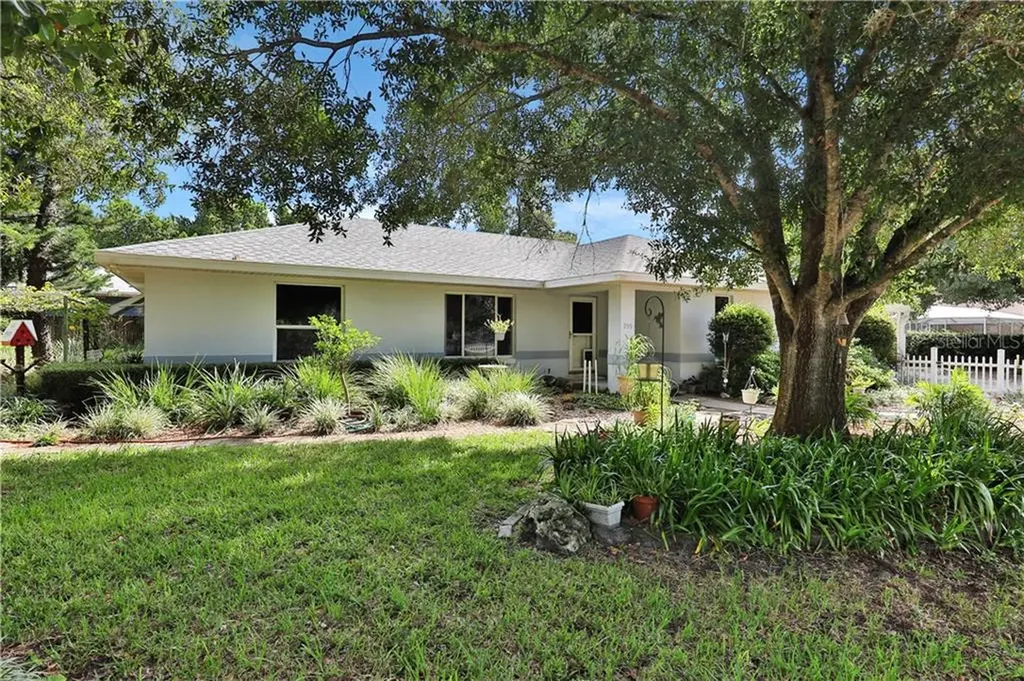 255 W Brookins Avenue Eagle Lake FL 33839