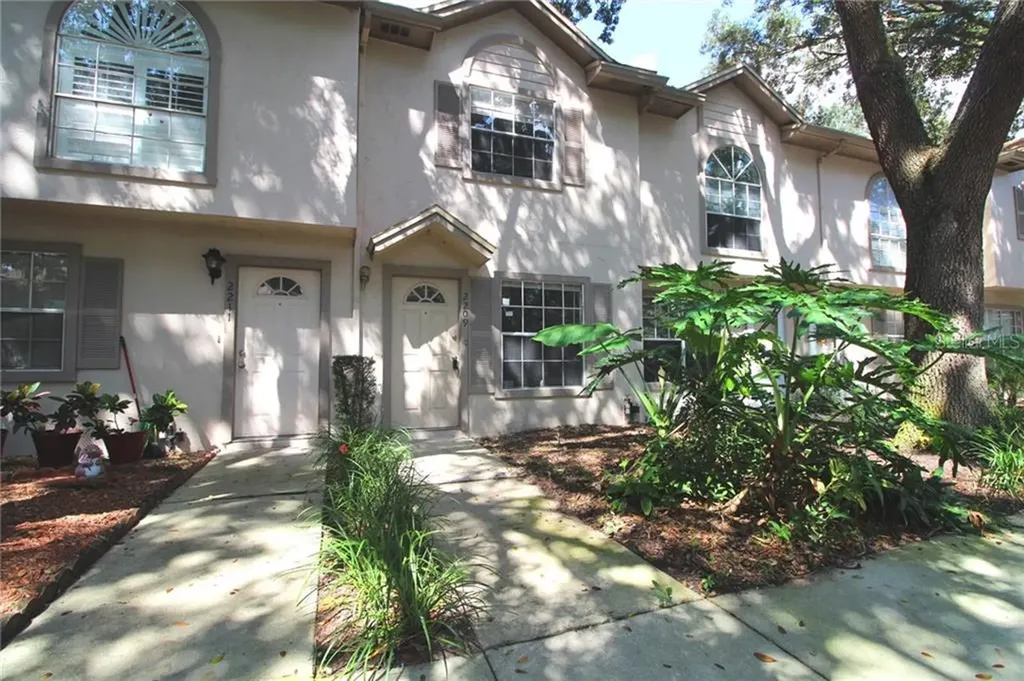 2209 Fletchers Point Circle Tampa FL 33613