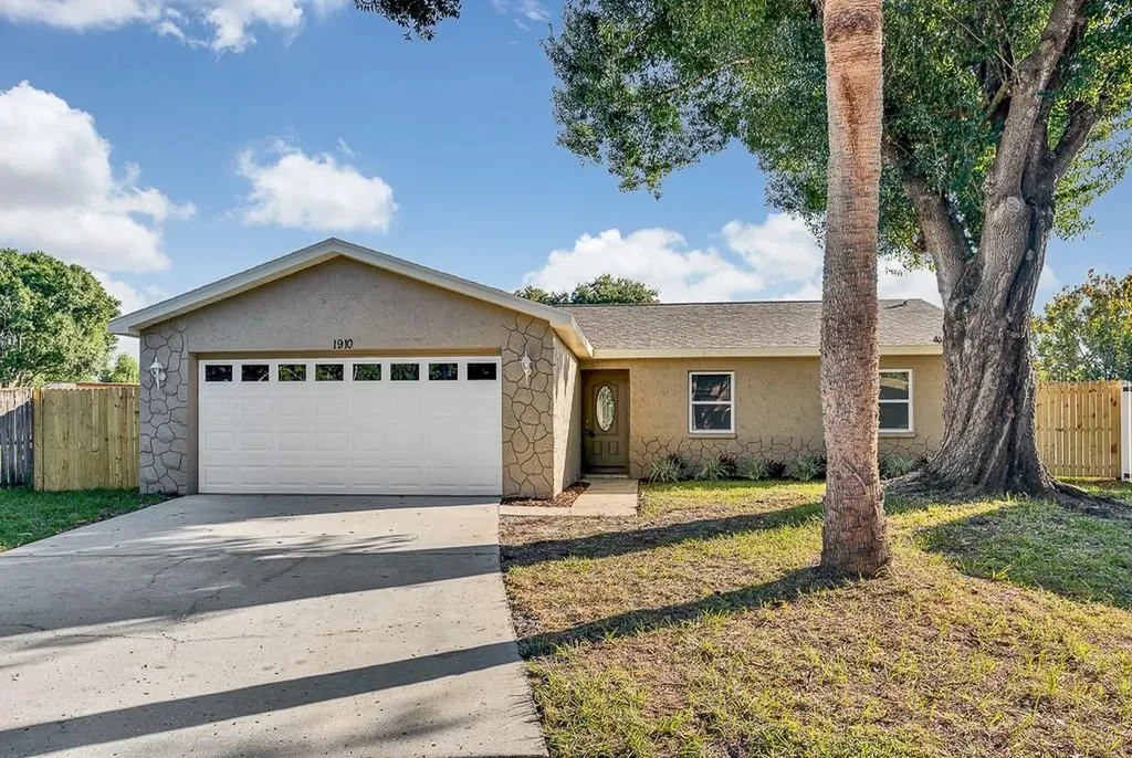1910 Saginaw Court Oldsmar FL 34677