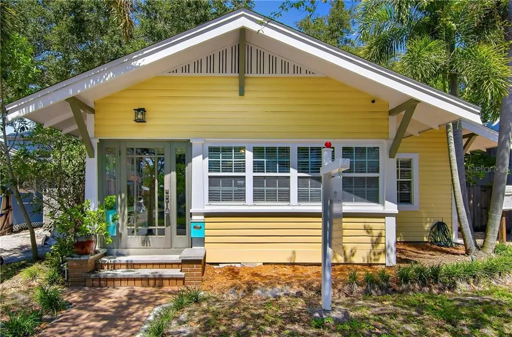 611 Kirkwood Terrace N St Petersburg FL 33701