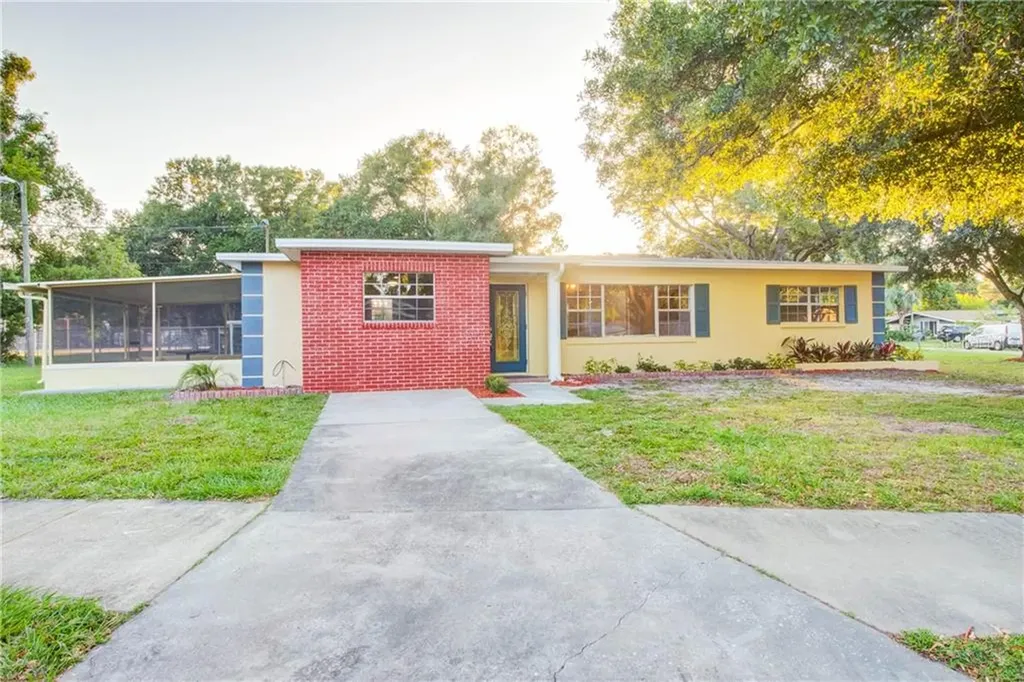 4502 W Paxton Avenue Tampa FL 33611