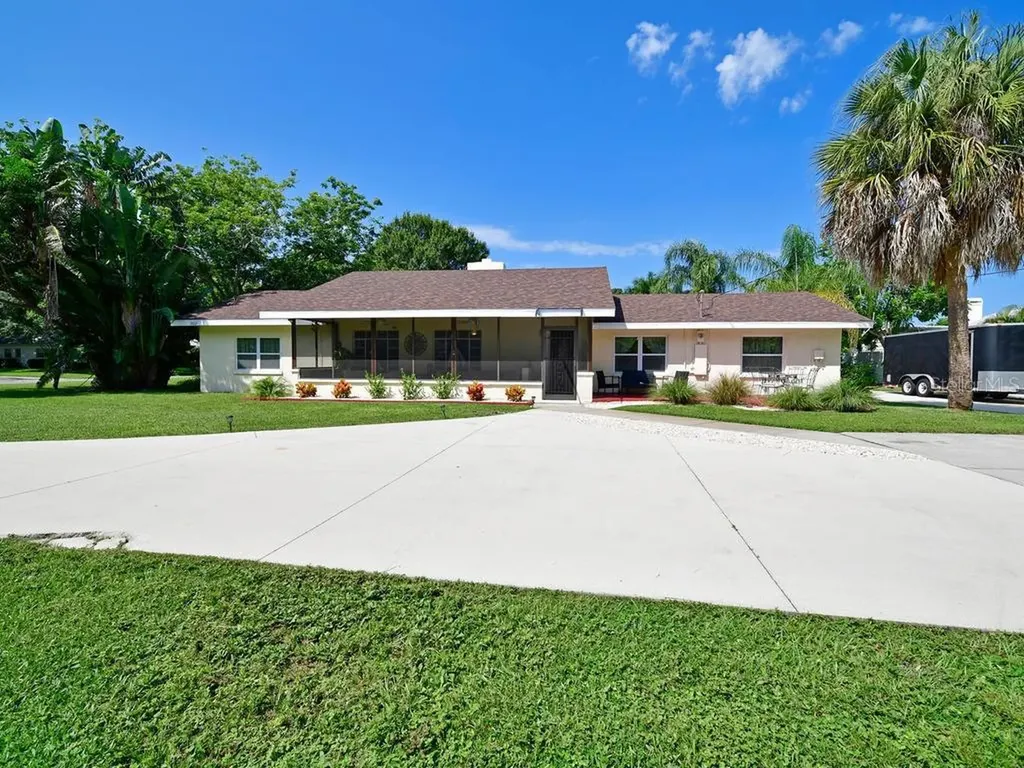 5112 10th Avenue Drive W Bradenton FL 34209