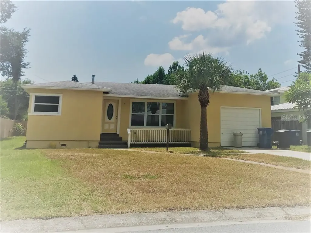 886 62nd Place S St Petersburg FL 33705