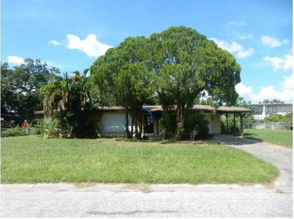 3637 Helene Street Sarasota FL 34233