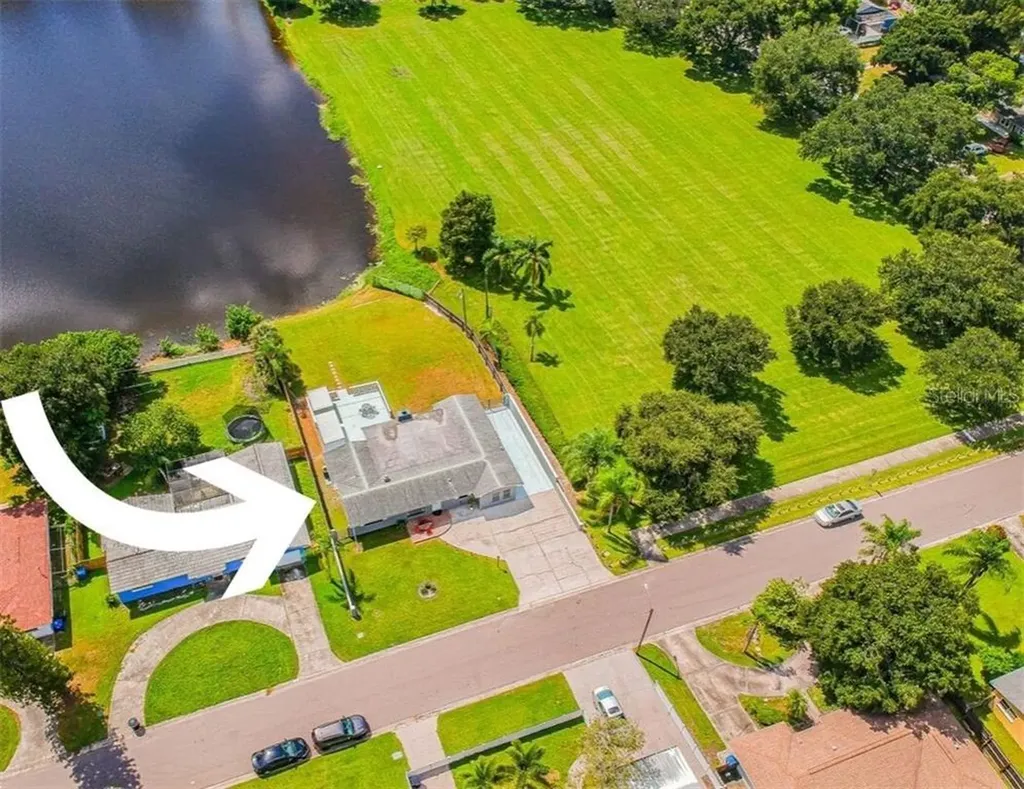1262 75th Avenue N St Petersburg FL 33702