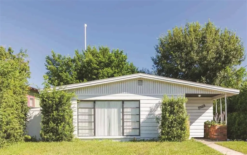 1913 W La Salle Street Tampa FL 33607