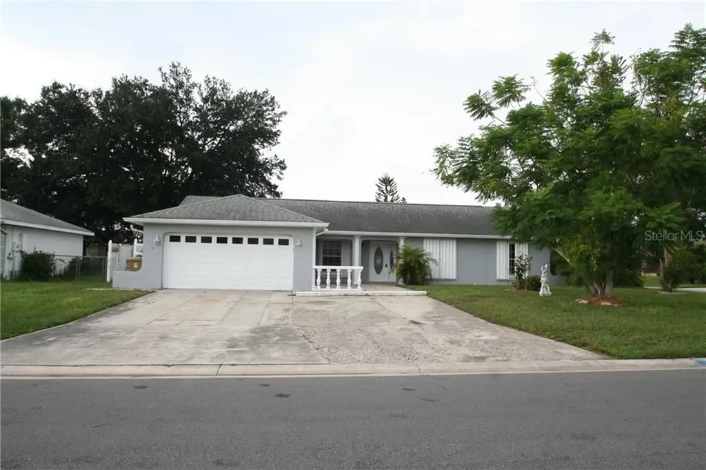 4 Trotters Circle Kissimmee FL 34743