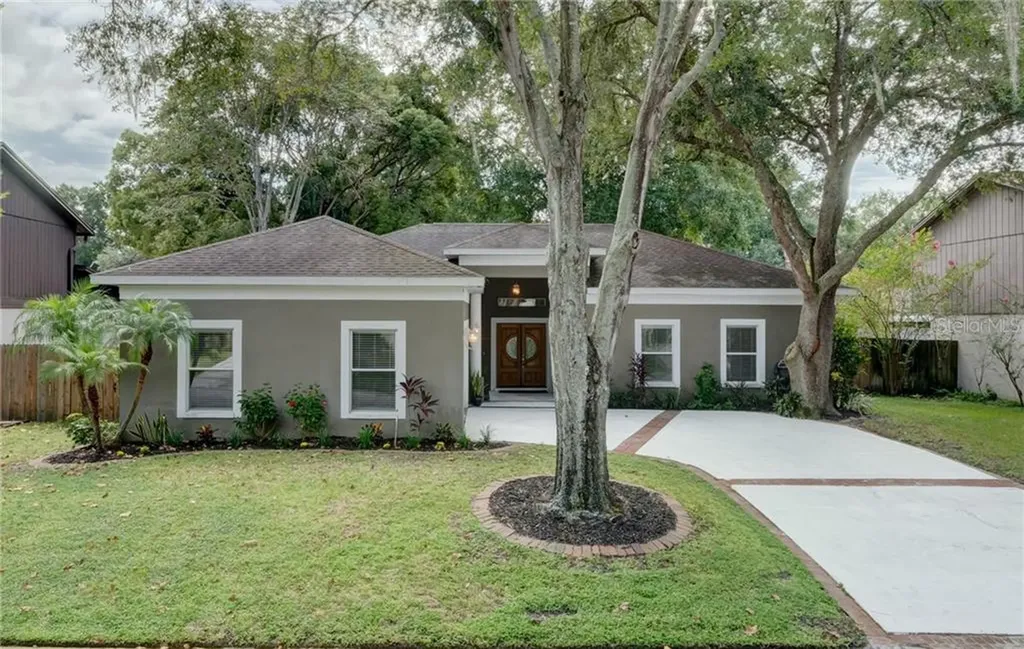 15617 Gardenside Lane Tampa FL 33624