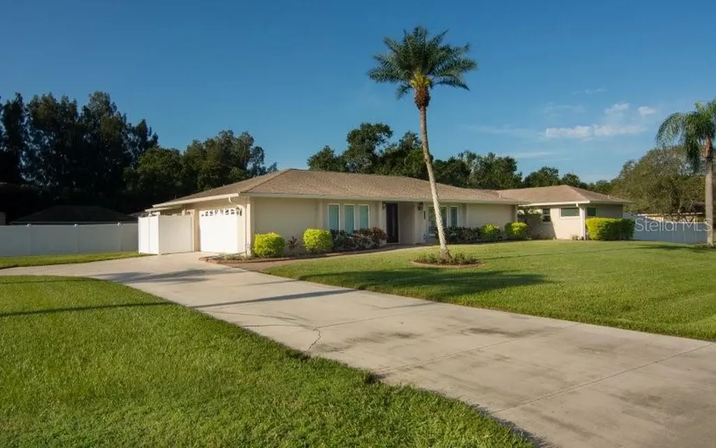 6206 Caracara Street Sarasota FL 34241