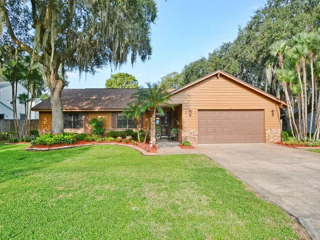 1505 Texas Court Tavares FL 32778