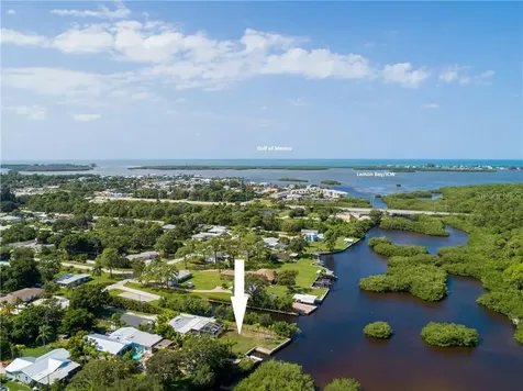 2060 Oyster Creek Drive Englewood FL 34224