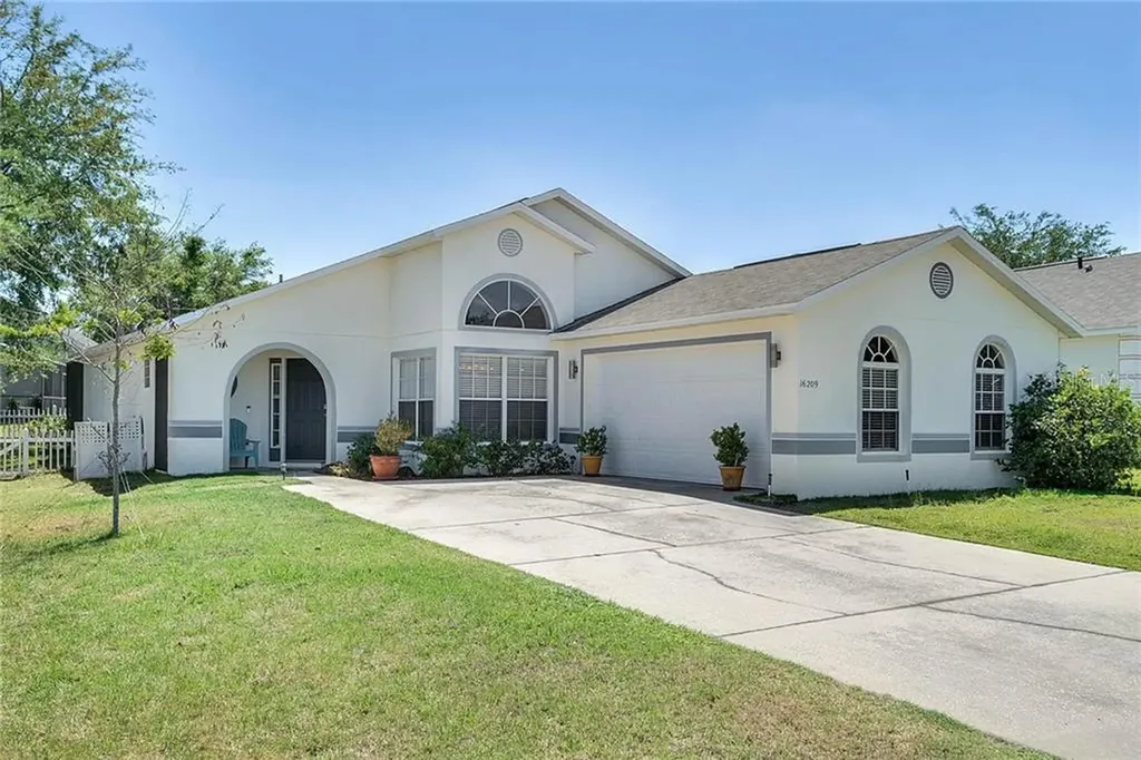 16209 Coopers Hawk Avenue Clermont FL 34714