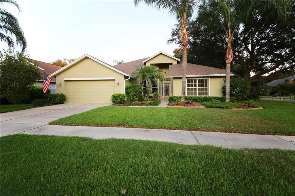 5324 Cottonwood Tree Circle Valrico FL 33596
