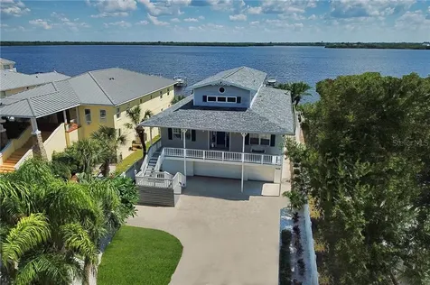 920 Weedon Drive NE St Petersburg FL 33702