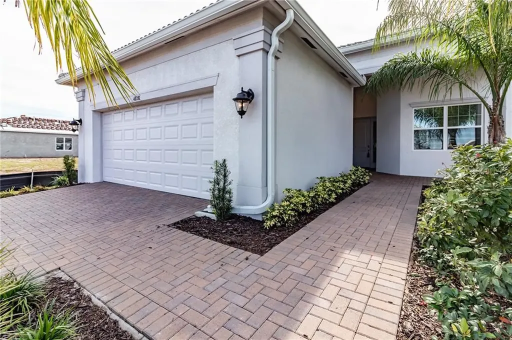 4818 Sevilla Shores Drive Wimauma FL 33598