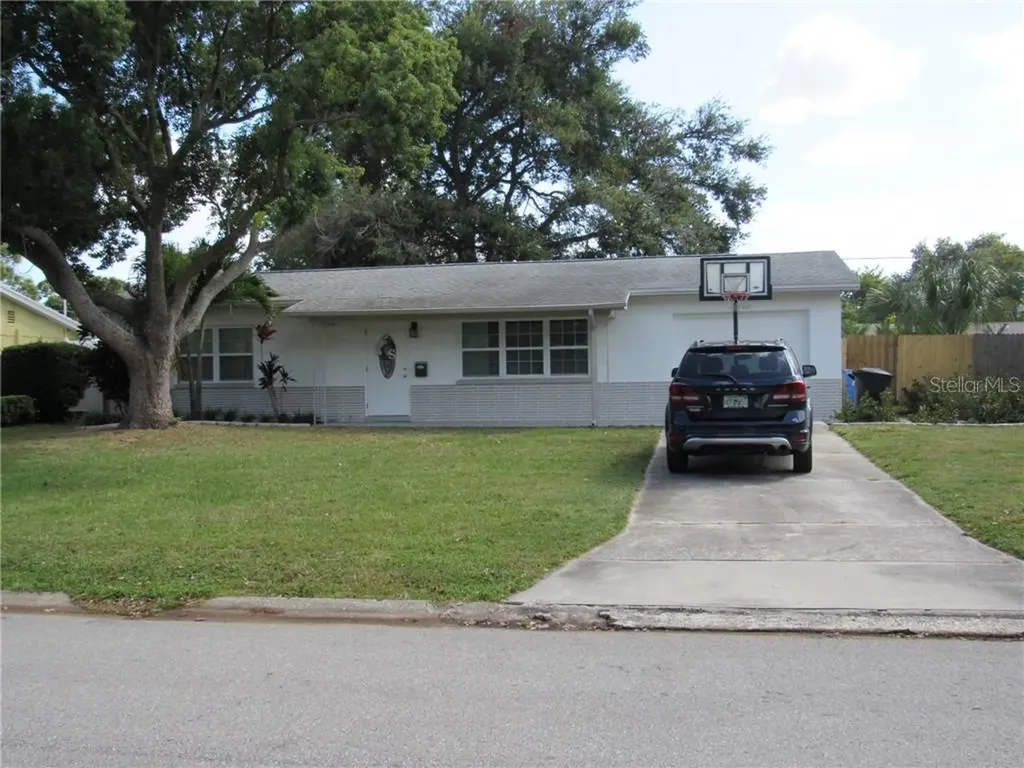 6820 31st Terrace N St Petersburg FL 33710
