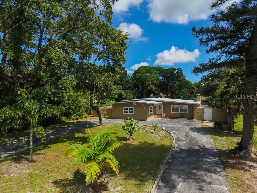 1829 Bonita Way S St Petersburg FL 33712