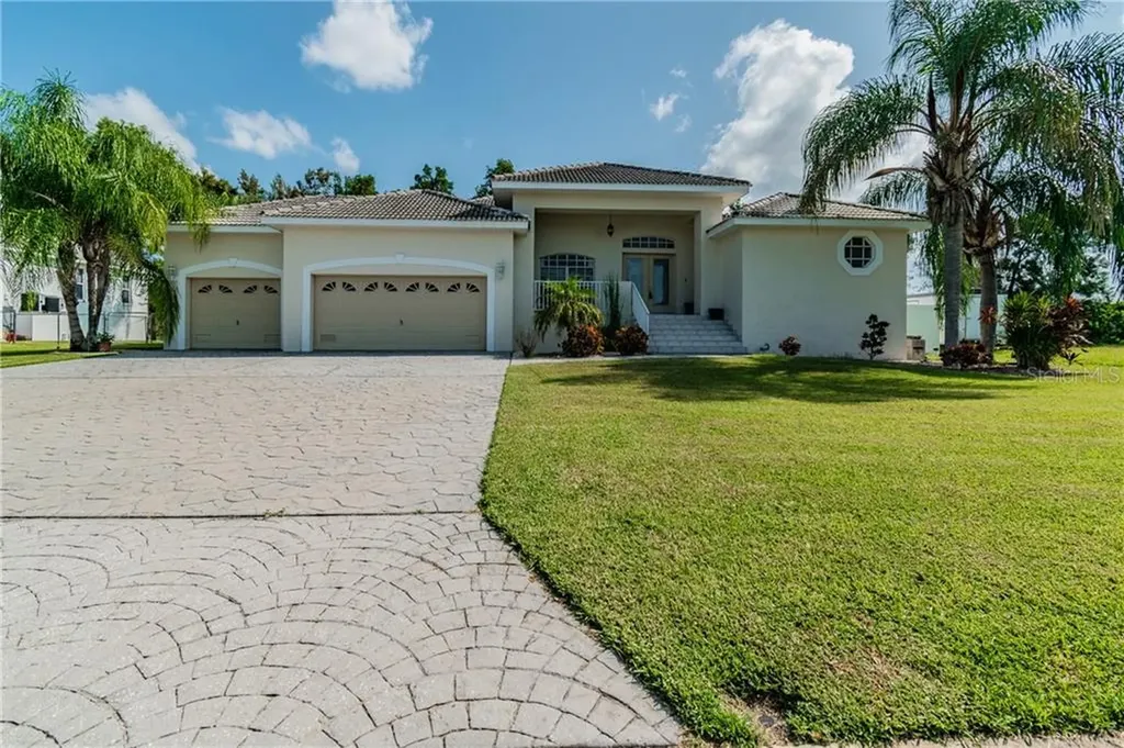 707 Eagle Lane Apollo Beach FL 33572