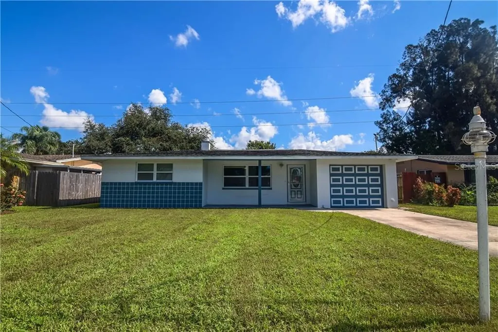 10301 Blossom Lake Drive Seminole FL 33772