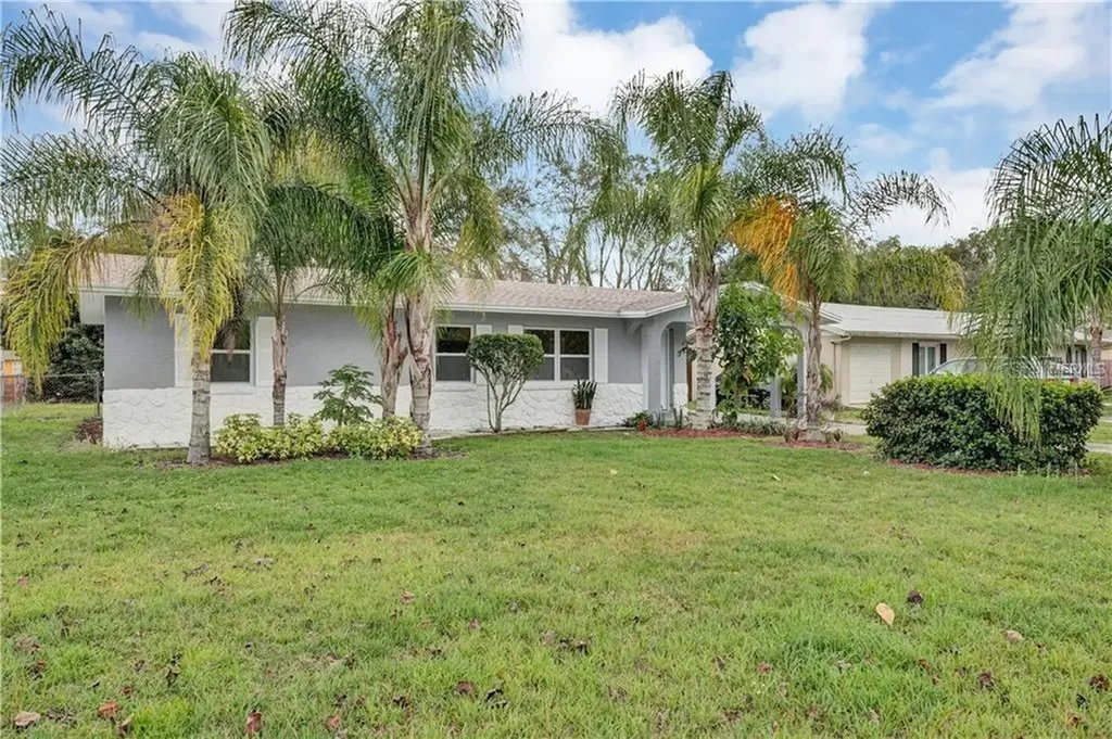 2403 S Holly Avenue Sanford FL 32771