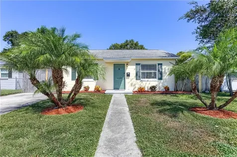 1129 56th Avenue N St Petersburg FL 33703
