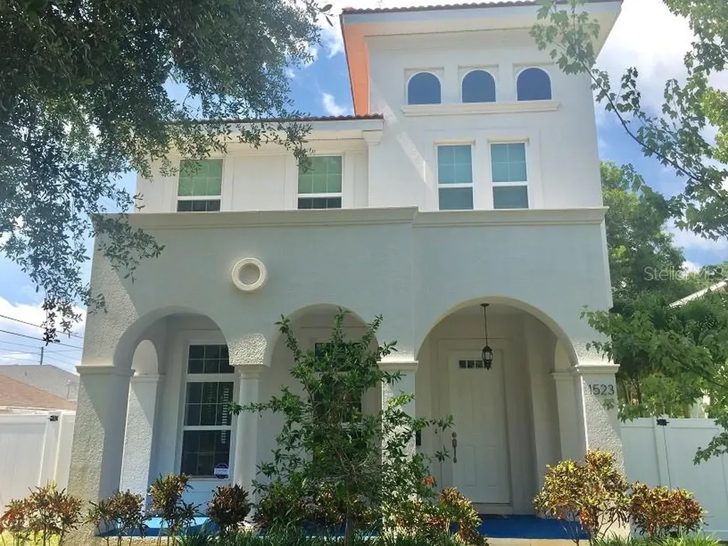 1523 48th Avenue N St Petersburg FL 33703