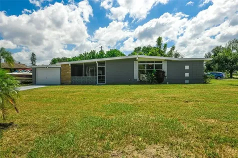 1213 Princeton Avenue Bradenton FL 34207