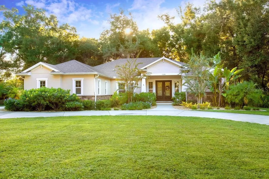 1104 N Boston Avenue Deland FL 32724