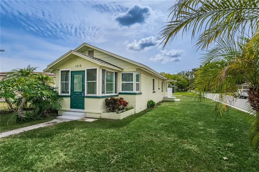 1810 46th Avenue N St Petersburg FL 33714