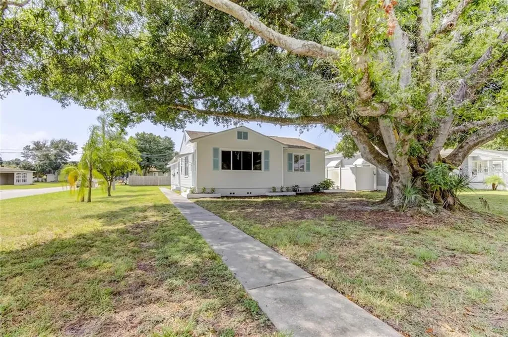 794 40th Avenue NE St Petersburg FL 33703