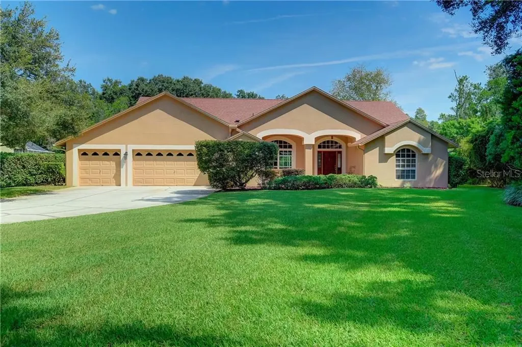 920 Shaded Water Way Lutz FL 33549