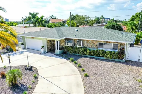 6616 Blue Heron Drive S St Petersburg FL 33707