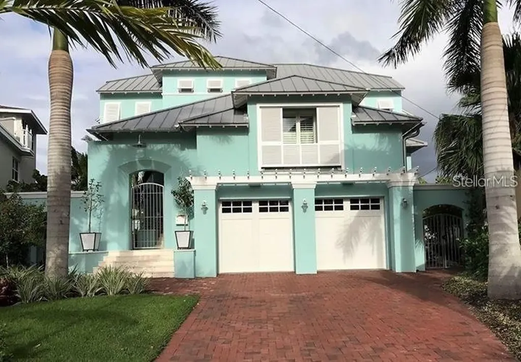 1960 Arrowhead Drive NE St Petersburg FL 33703
