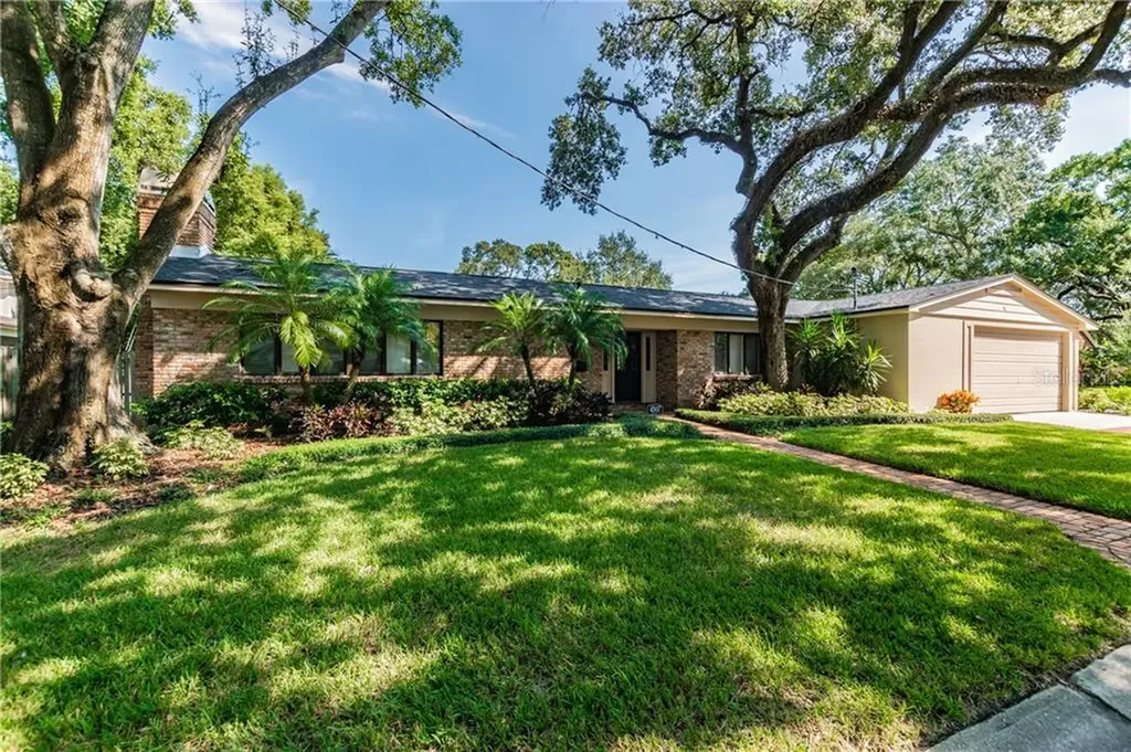 4507 S Ferncroft Circle Tampa FL 33629