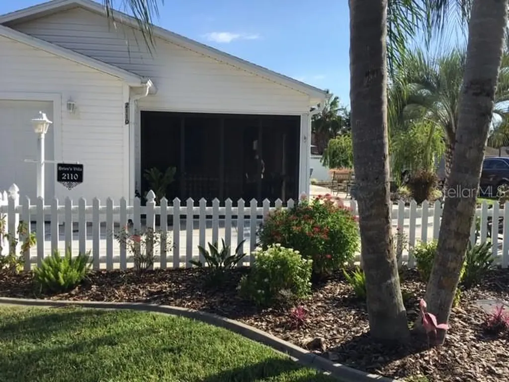 2110 Thornton Terrace The Villages FL 32162