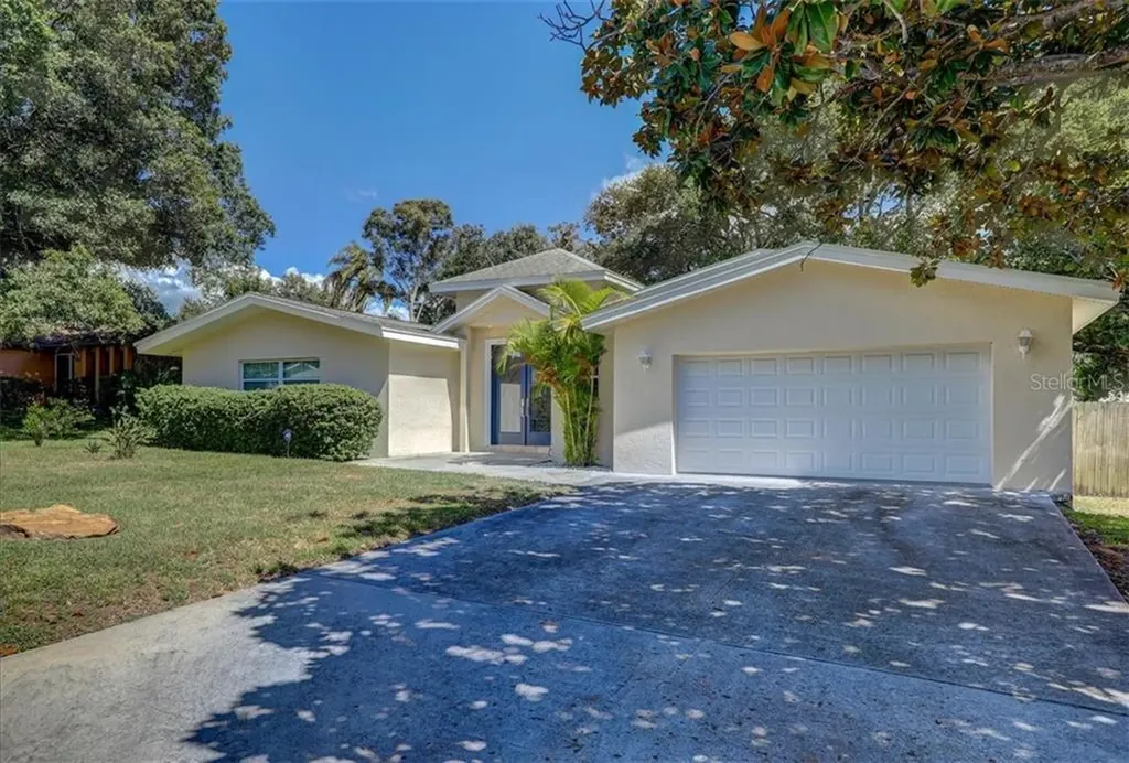 1011 Oakview Avenue Clearwater FL 33756